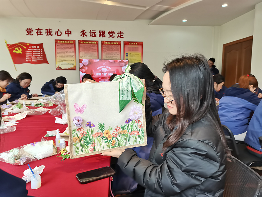 红旗船厂女神节活动：把爱“袋”回家（2）